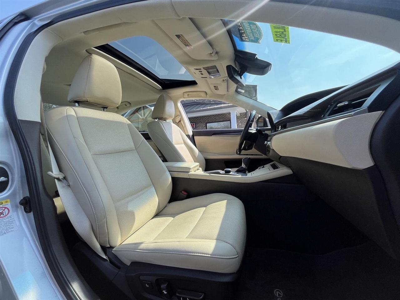 Lexus ES 350 4dr Sdn 2016