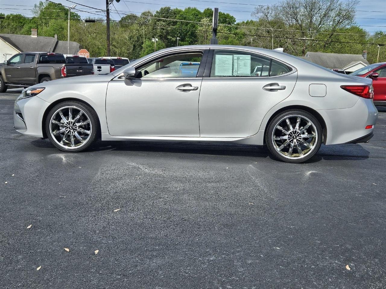 Lexus ES 350 4dr Sdn 2016