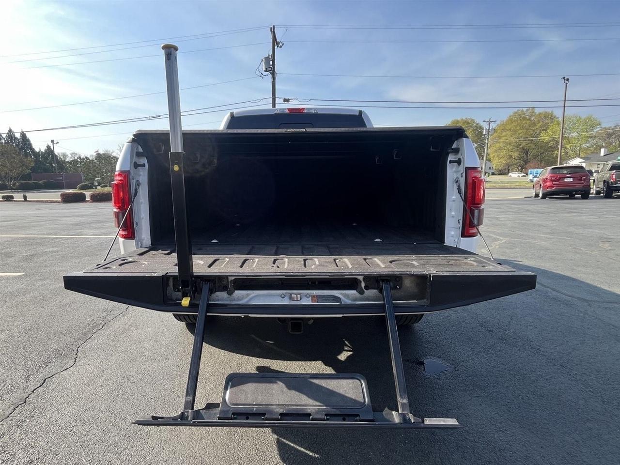 Ford F-150 Lariat SuperCrew 4WD 2017