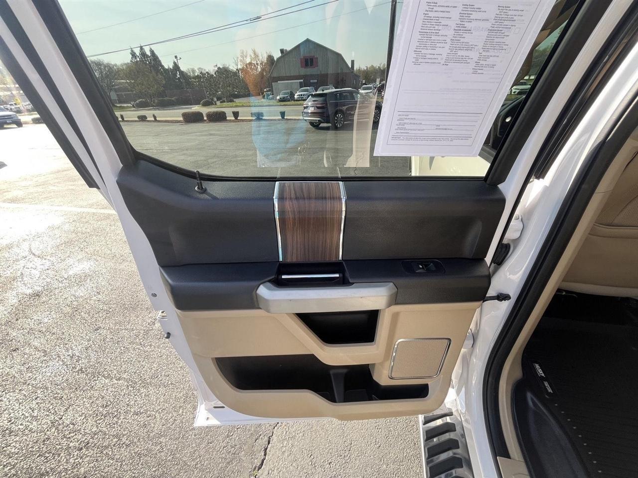 Ford F-150 Lariat SuperCrew 4WD 2017