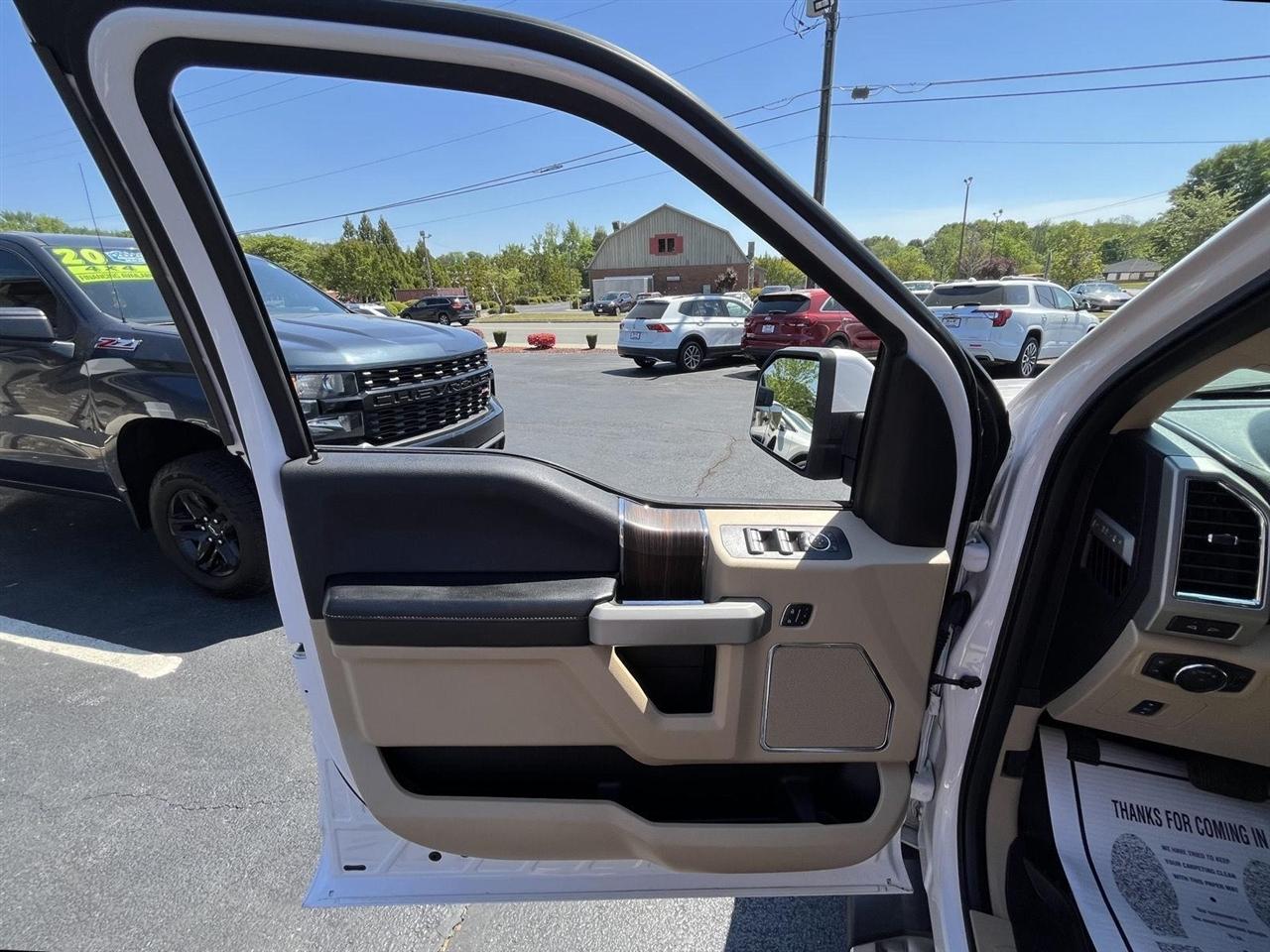 Ford F-150 Lariat SuperCrew 4WD 2017