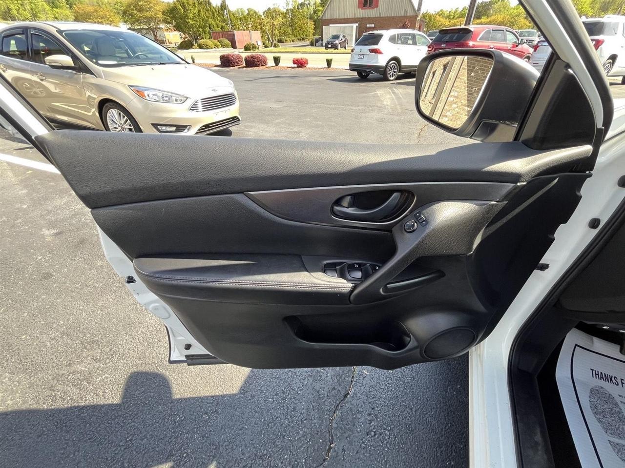 Nissan Rogue Sport S AWD 2017