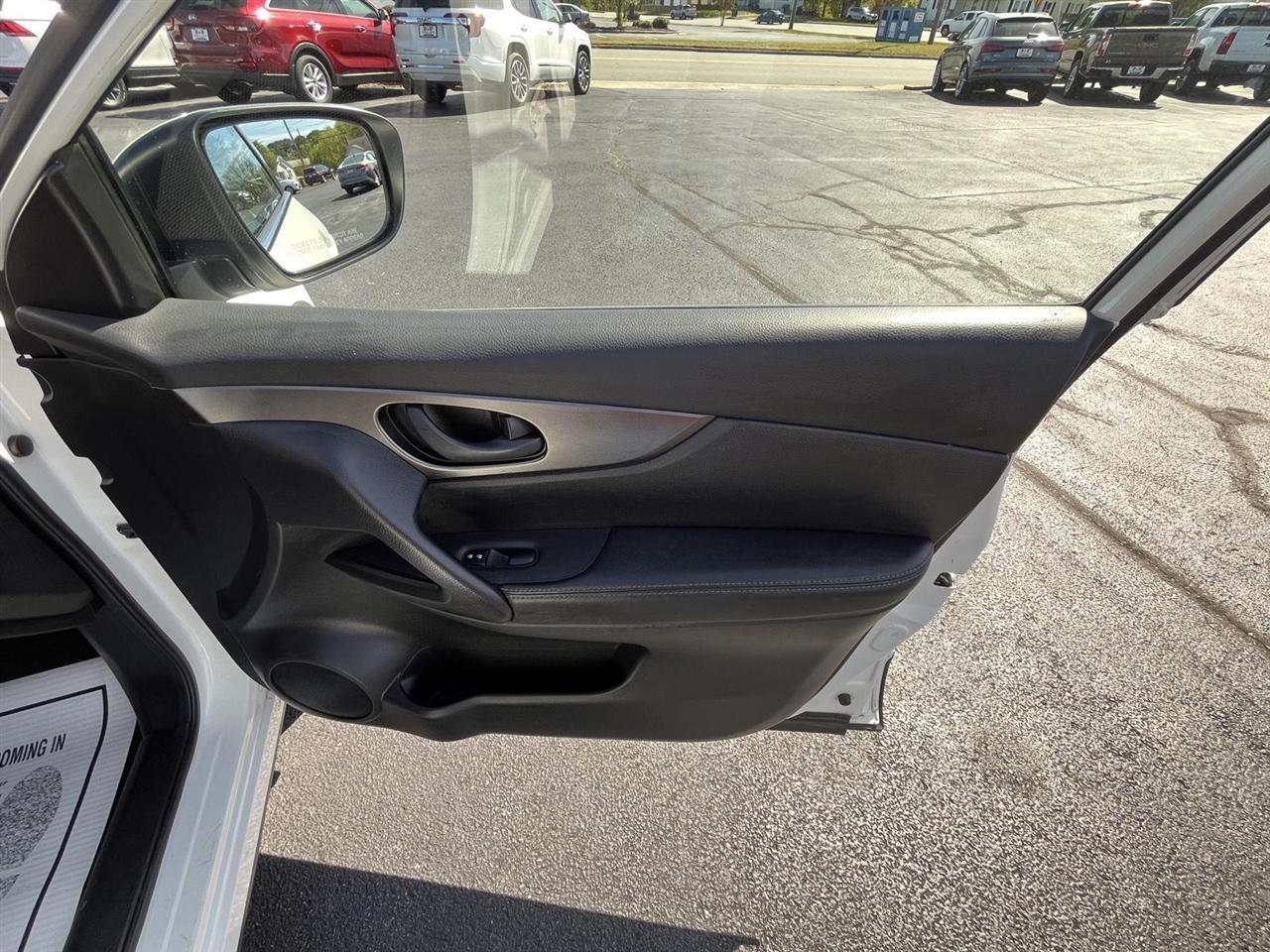 Nissan Rogue Sport S AWD 2017