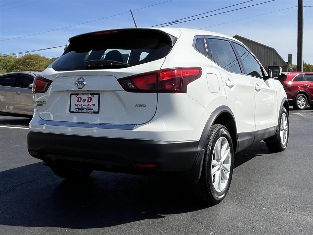 Nissan Rogue Sport S AWD 2017