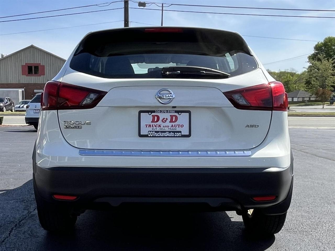 Nissan Rogue Sport S AWD 2017