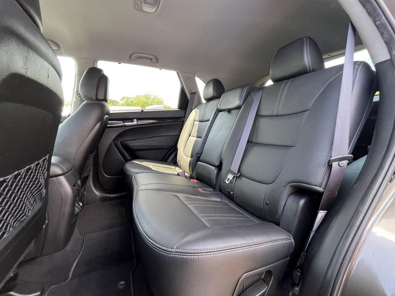 Kia Sorento EX V6 2WD 2015