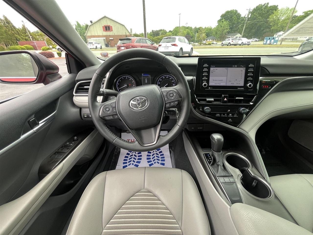 Toyota Camry SE 2022