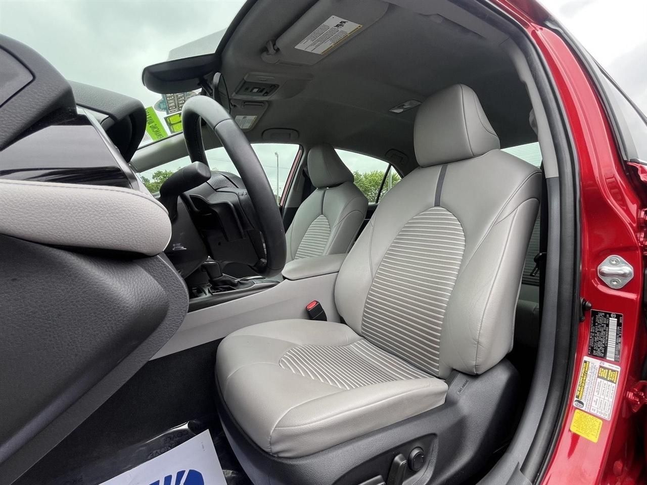 Toyota Camry SE 2022