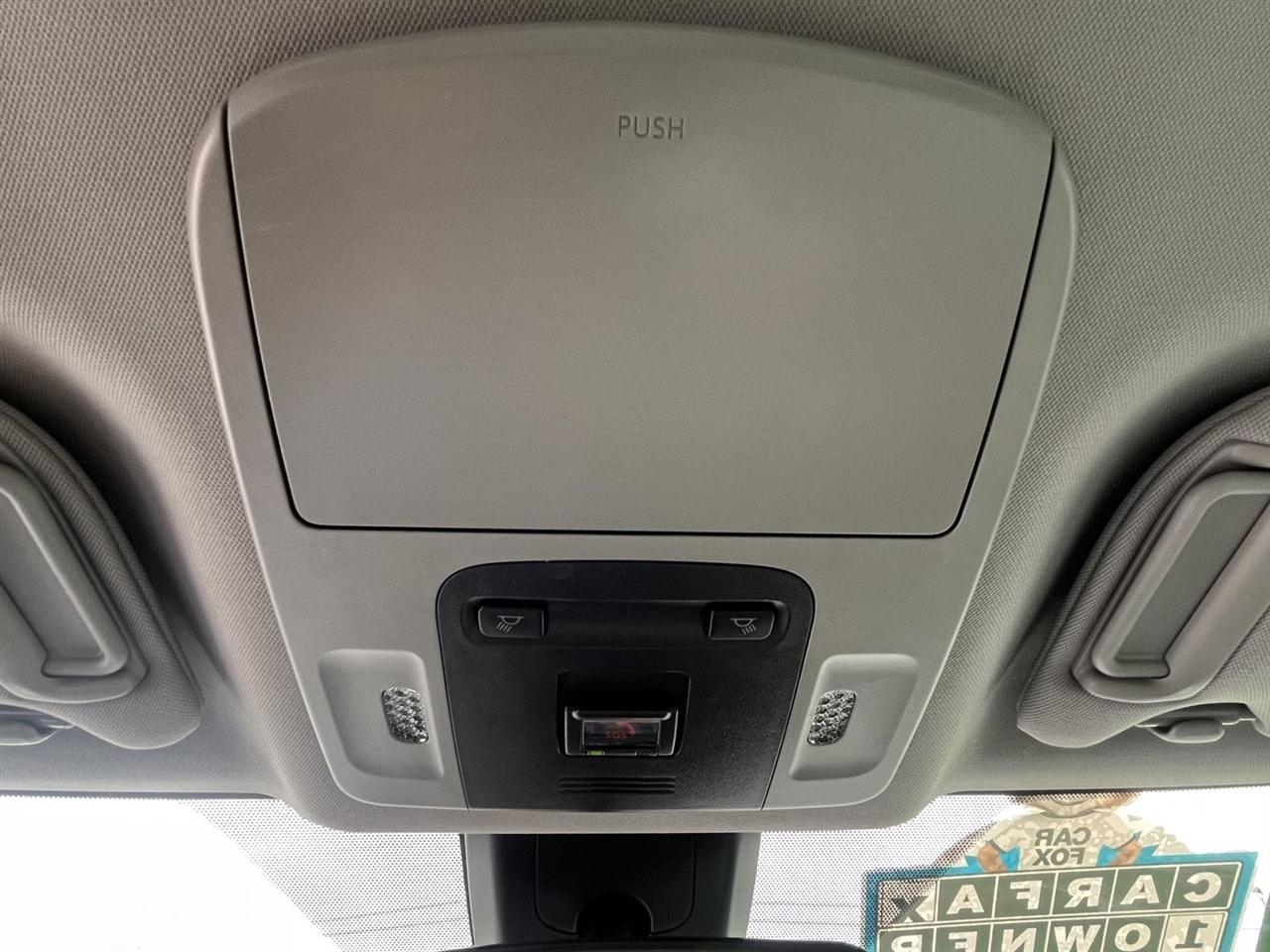 Toyota Camry SE 2022