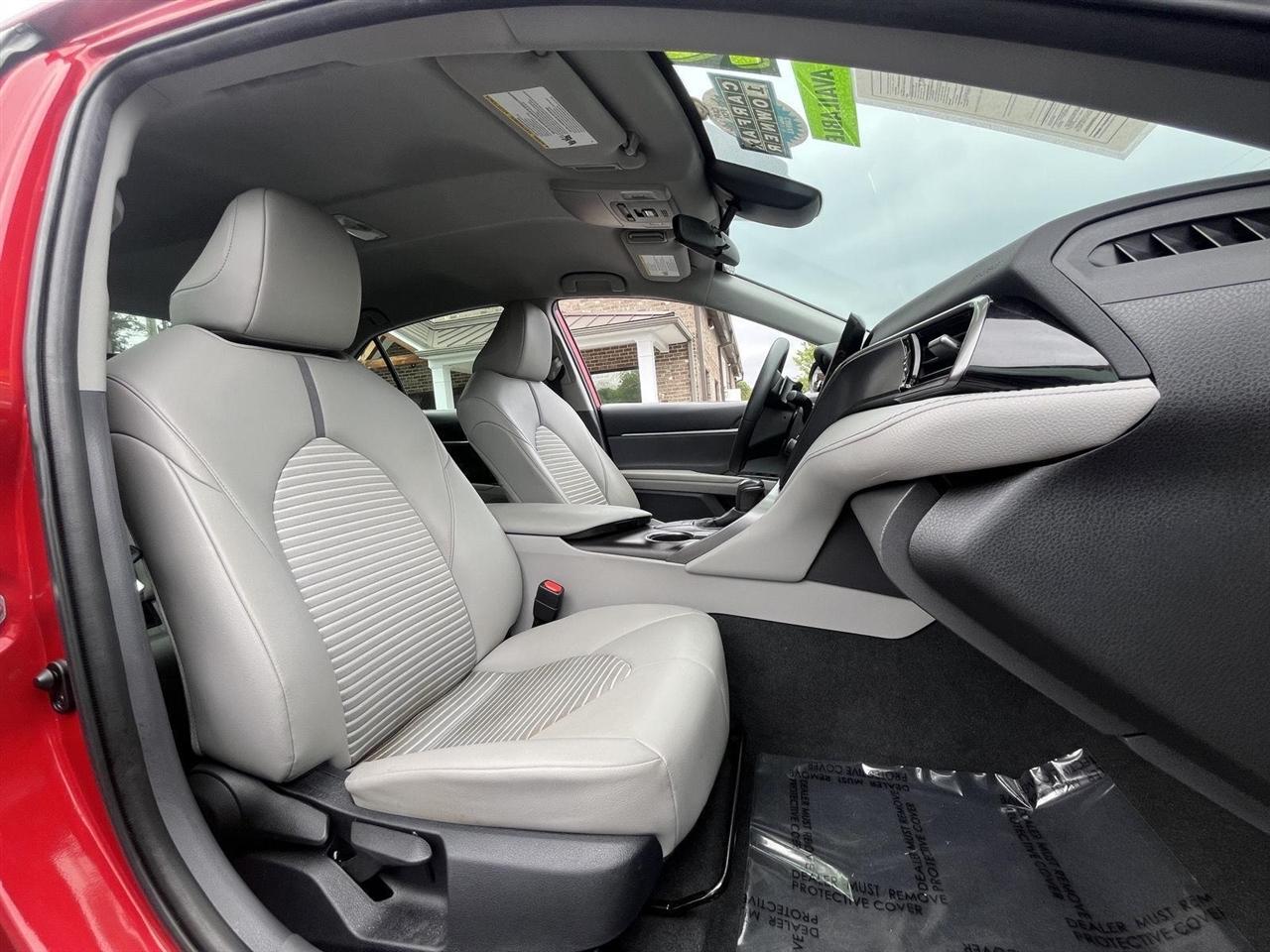 Toyota Camry SE 2022