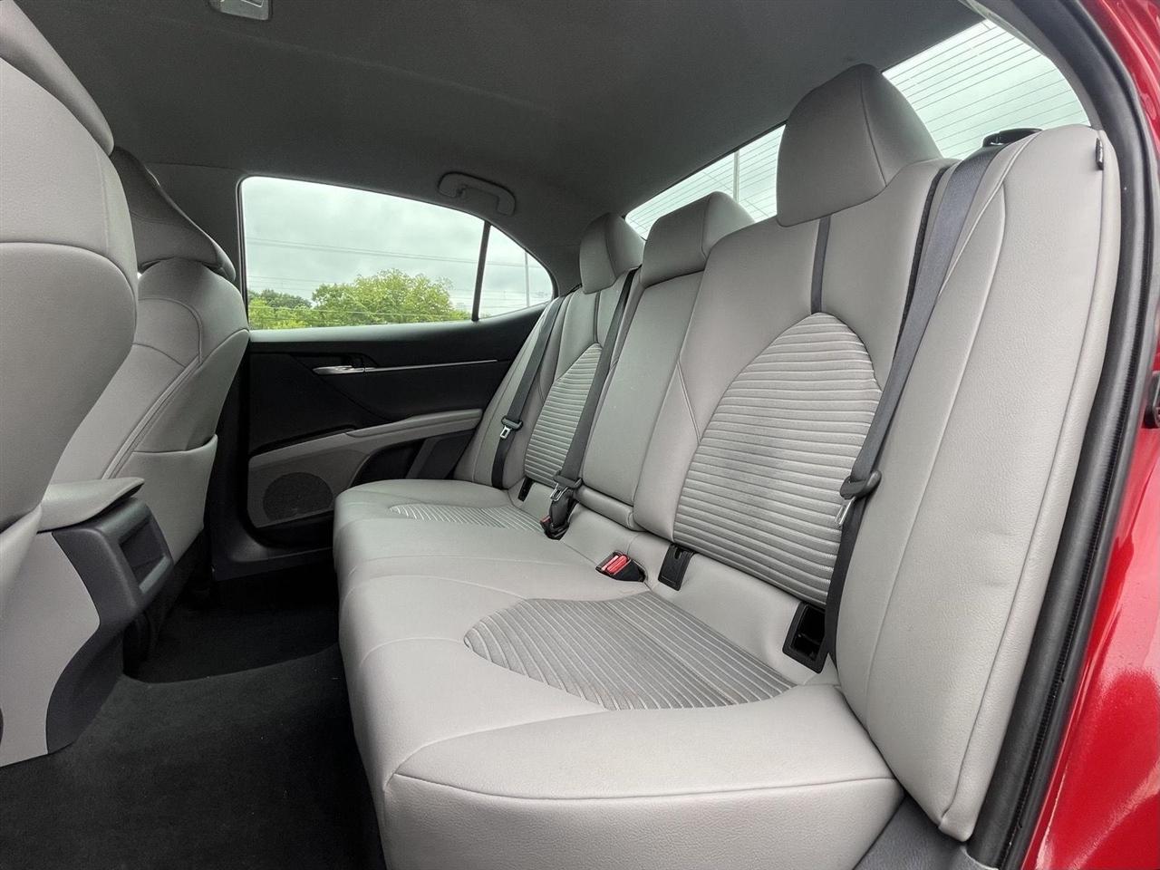 Toyota Camry SE 2022