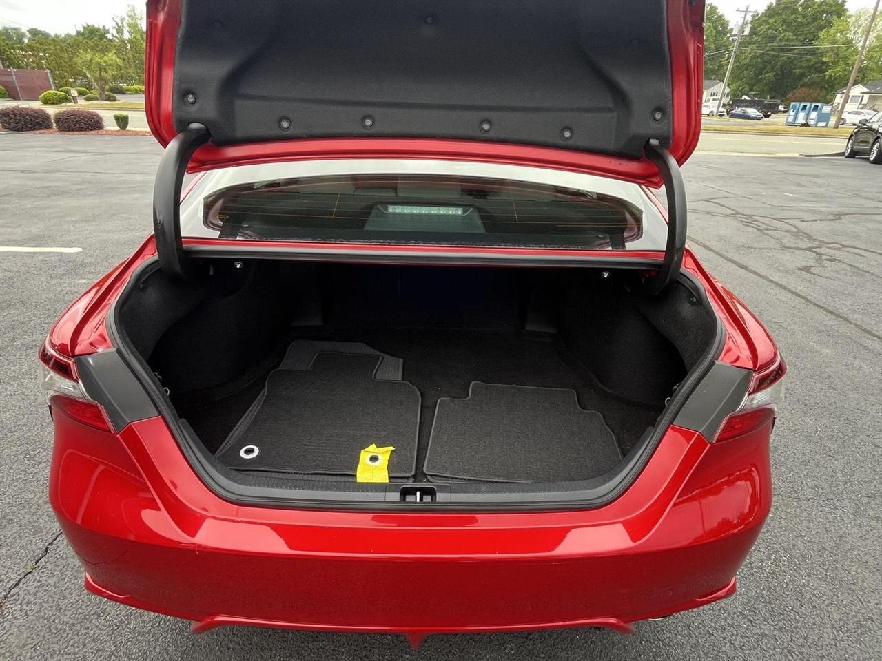 Toyota Camry SE 2022