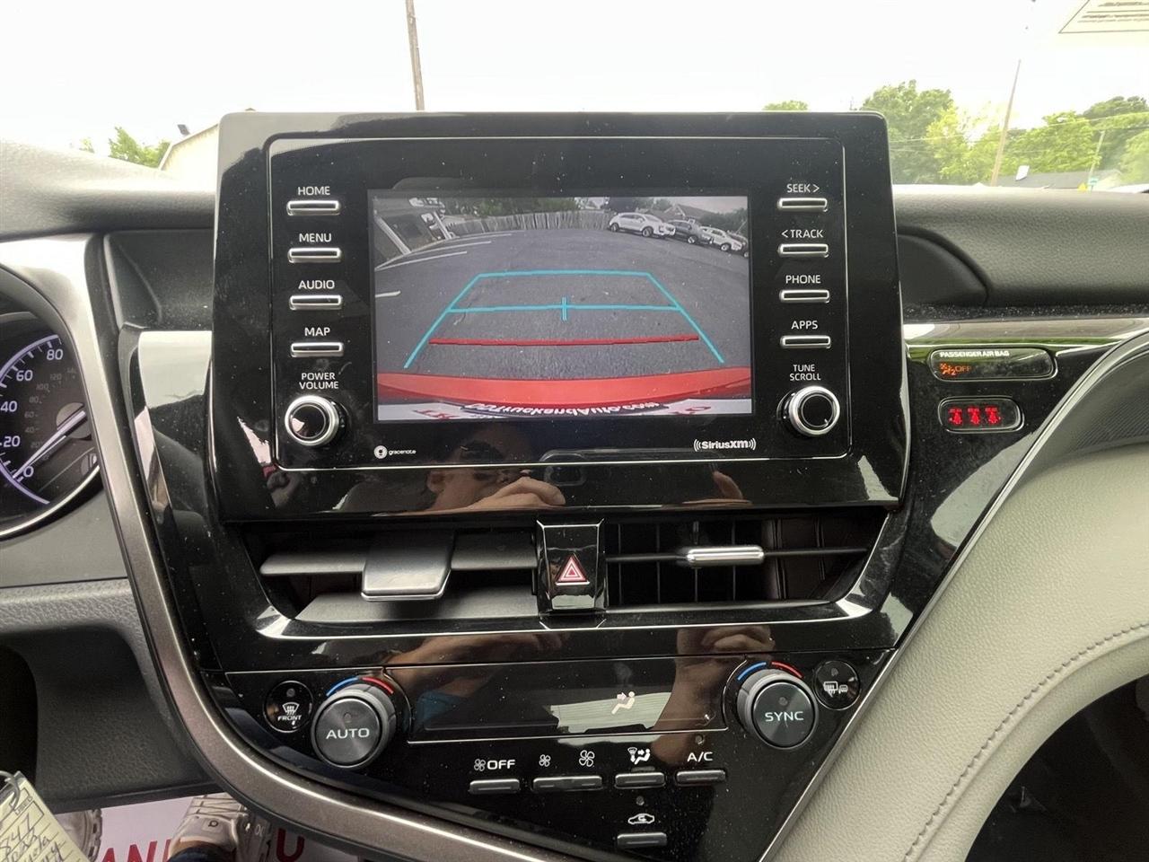 Toyota Camry SE 2022