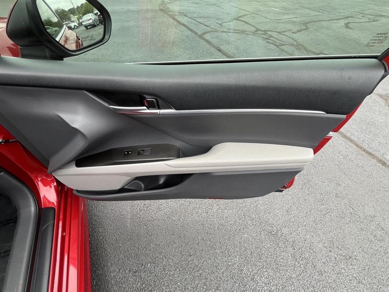 Toyota Camry SE 2022