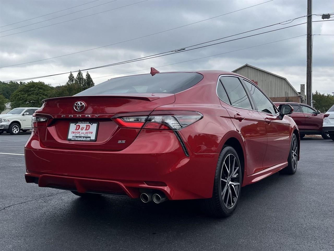 Toyota Camry SE 2022