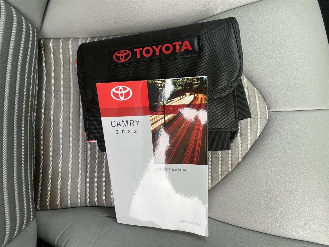 Toyota Camry SE 2022