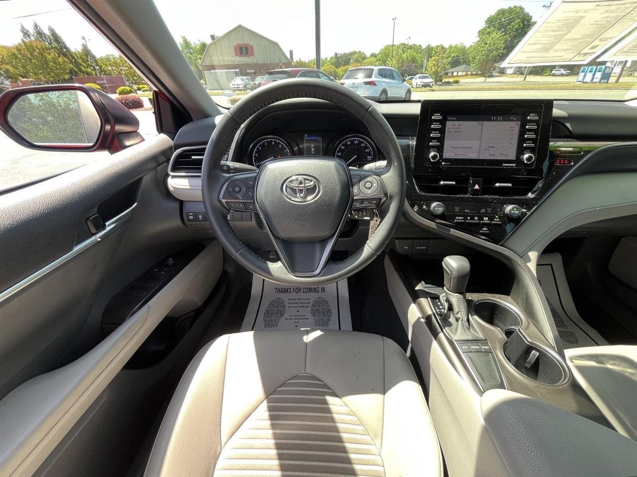 Toyota Camry SE 2022