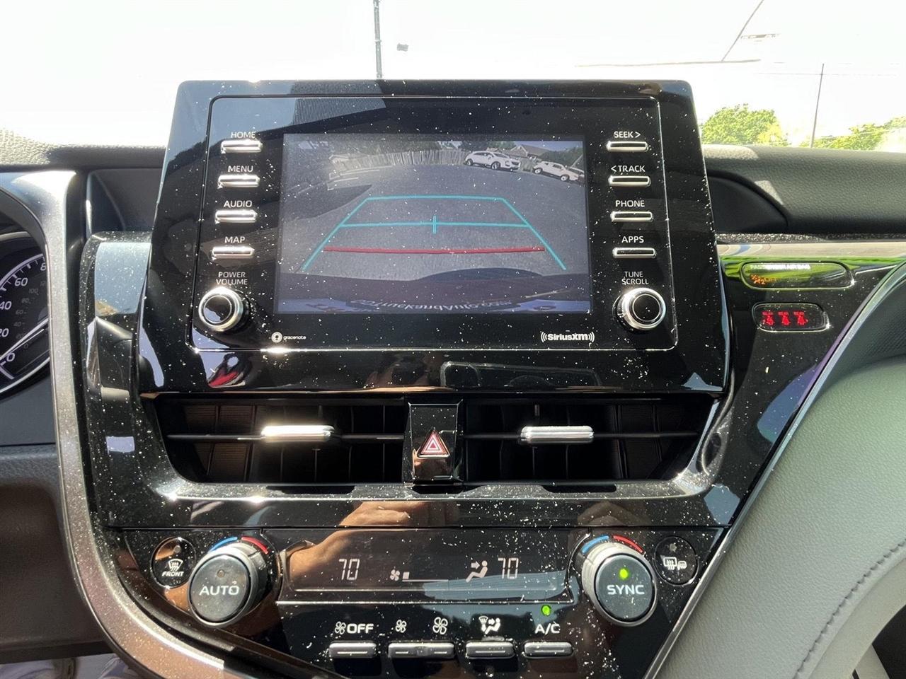 Toyota Camry SE 2022
