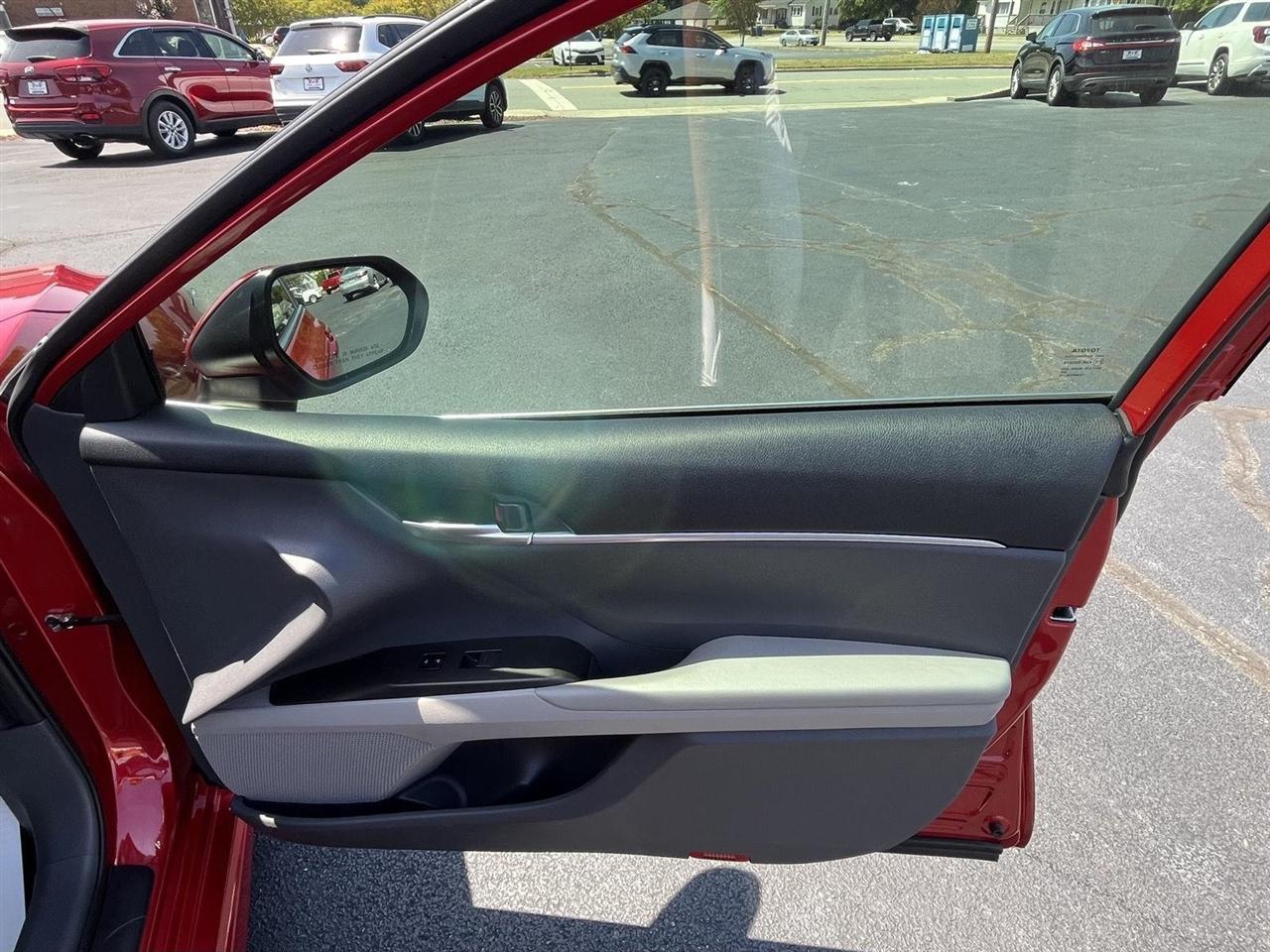 Toyota Camry SE 2022