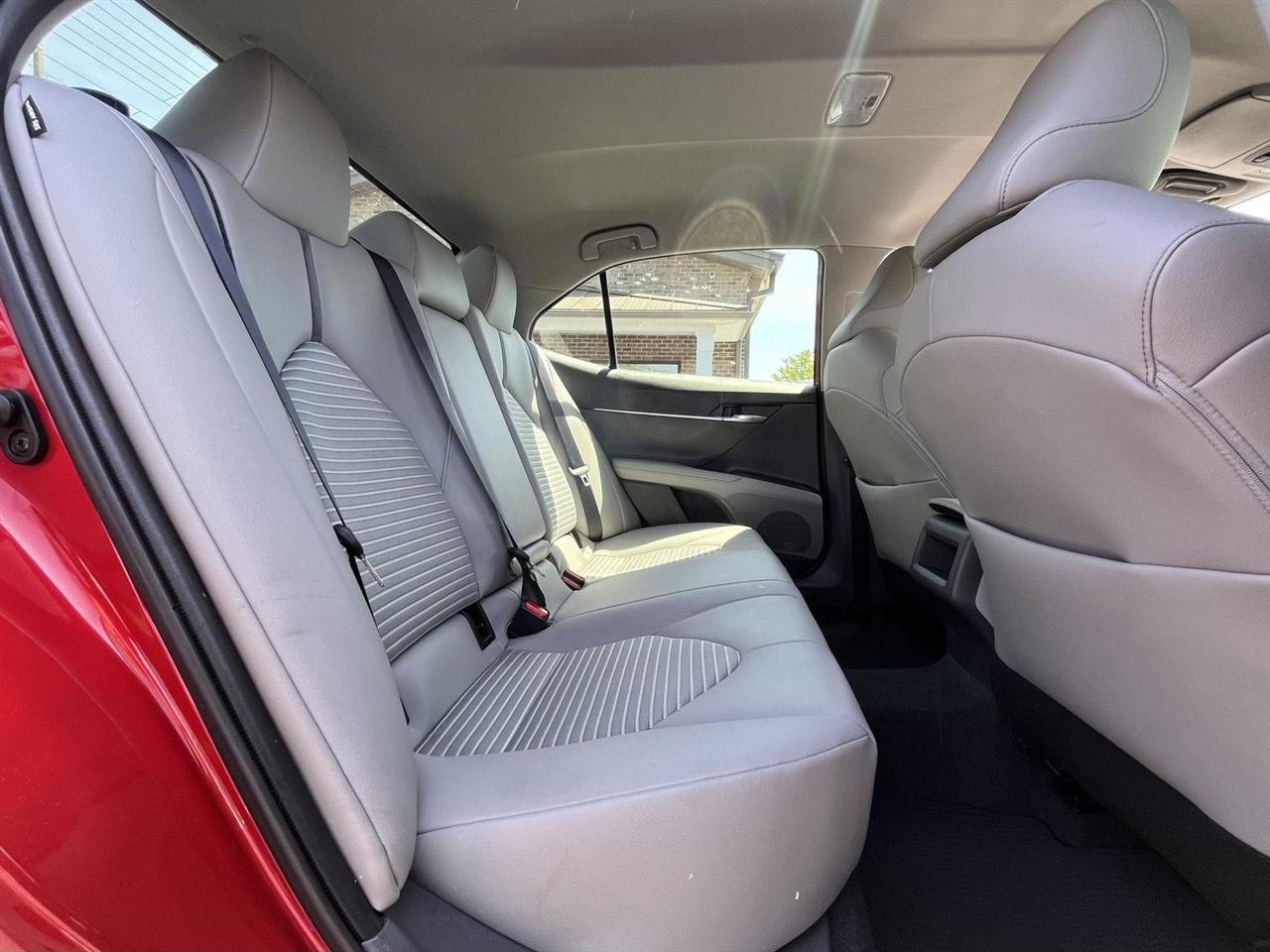 Toyota Camry SE 2022
