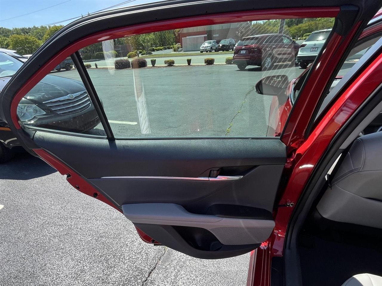 Toyota Camry SE 2022