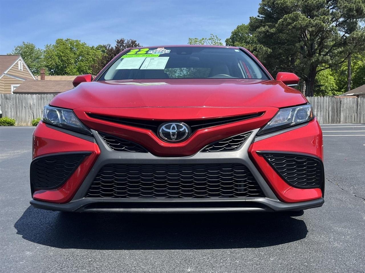 Toyota Camry SE 2022