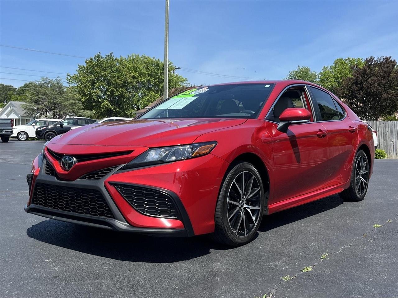 Toyota Camry SE 2022