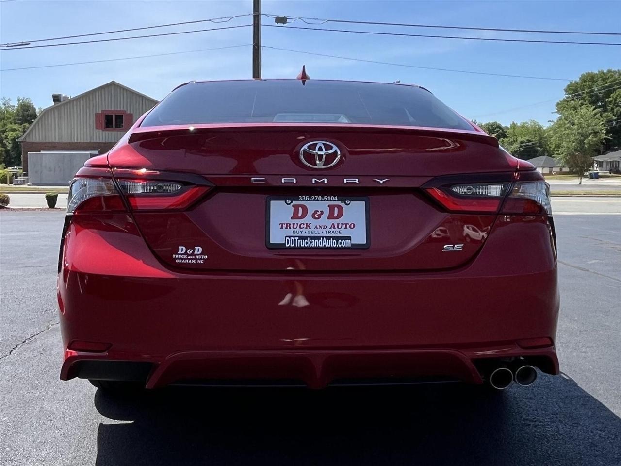 Toyota Camry SE 2022