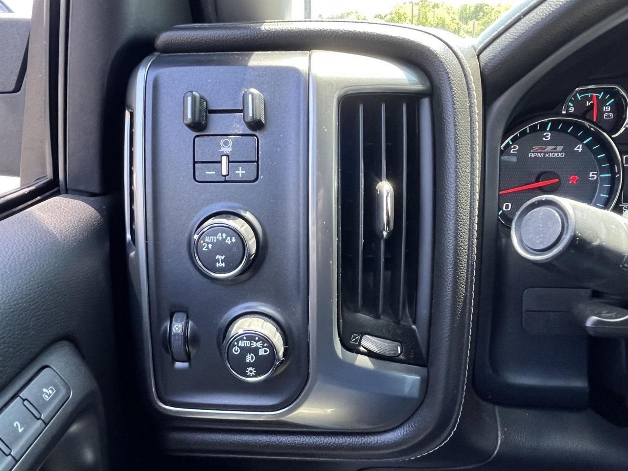 Chevrolet Silverado 1500 LTZ Crew Cab 4WD 2018