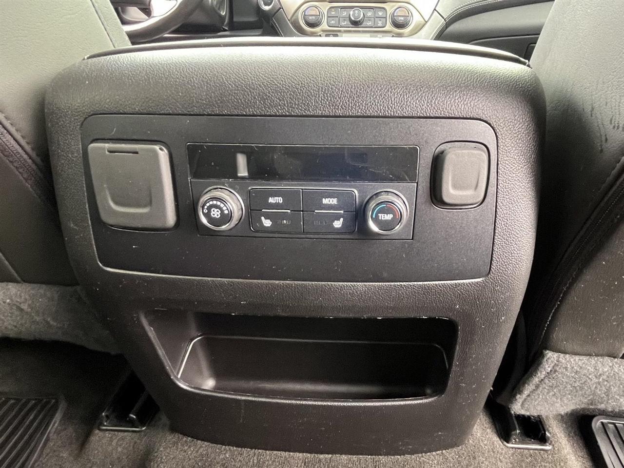 GMC Yukon Denali 4WD 2018