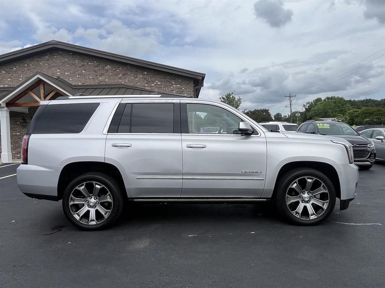 GMC Yukon Denali 4WD 2018