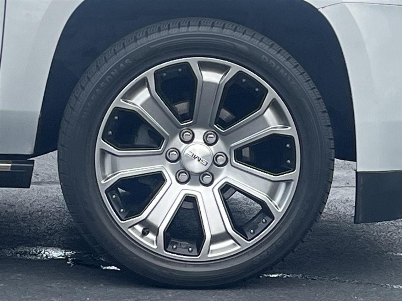 GMC Yukon Denali 4WD 2018
