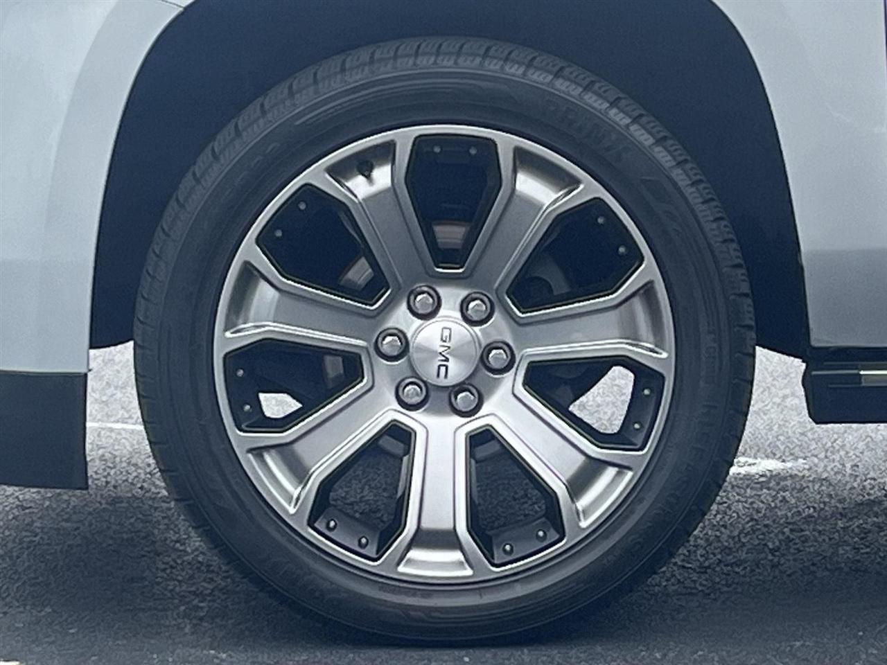 GMC Yukon Denali 4WD 2018