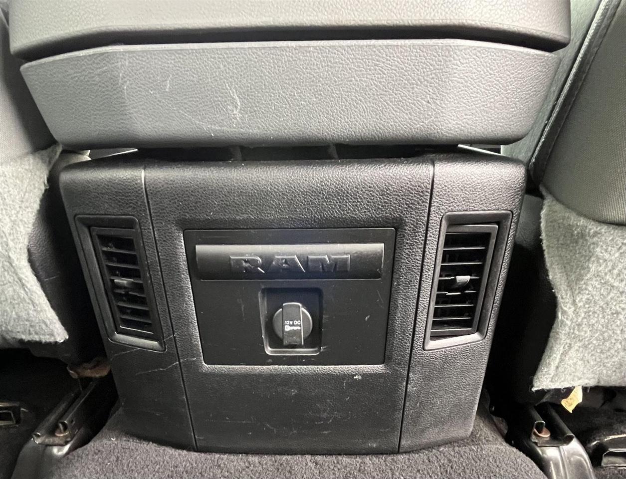 RAM 1500 SLT Crew Cab SWB 4WD 2015