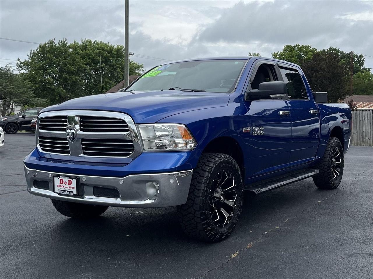 RAM 1500 SLT Crew Cab SWB 4WD 2015