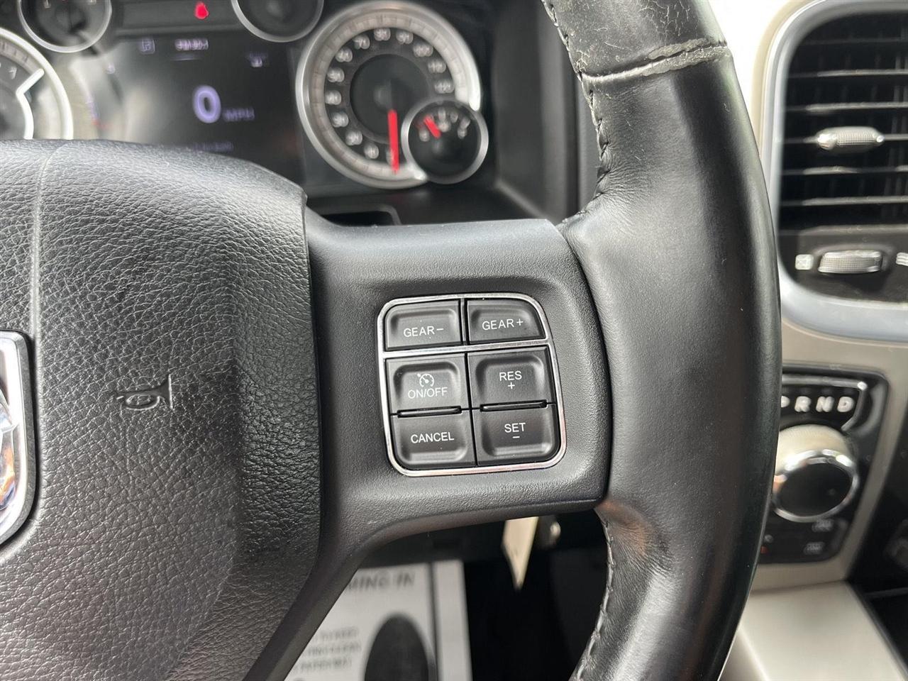 RAM 1500 SLT Crew Cab SWB 4WD 2015