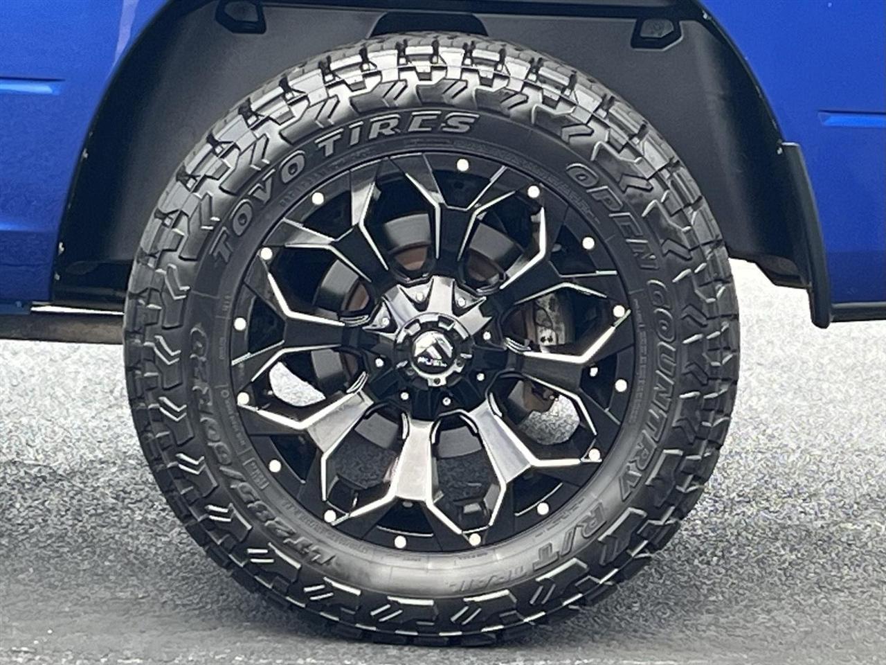 RAM 1500 SLT Crew Cab SWB 4WD 2015