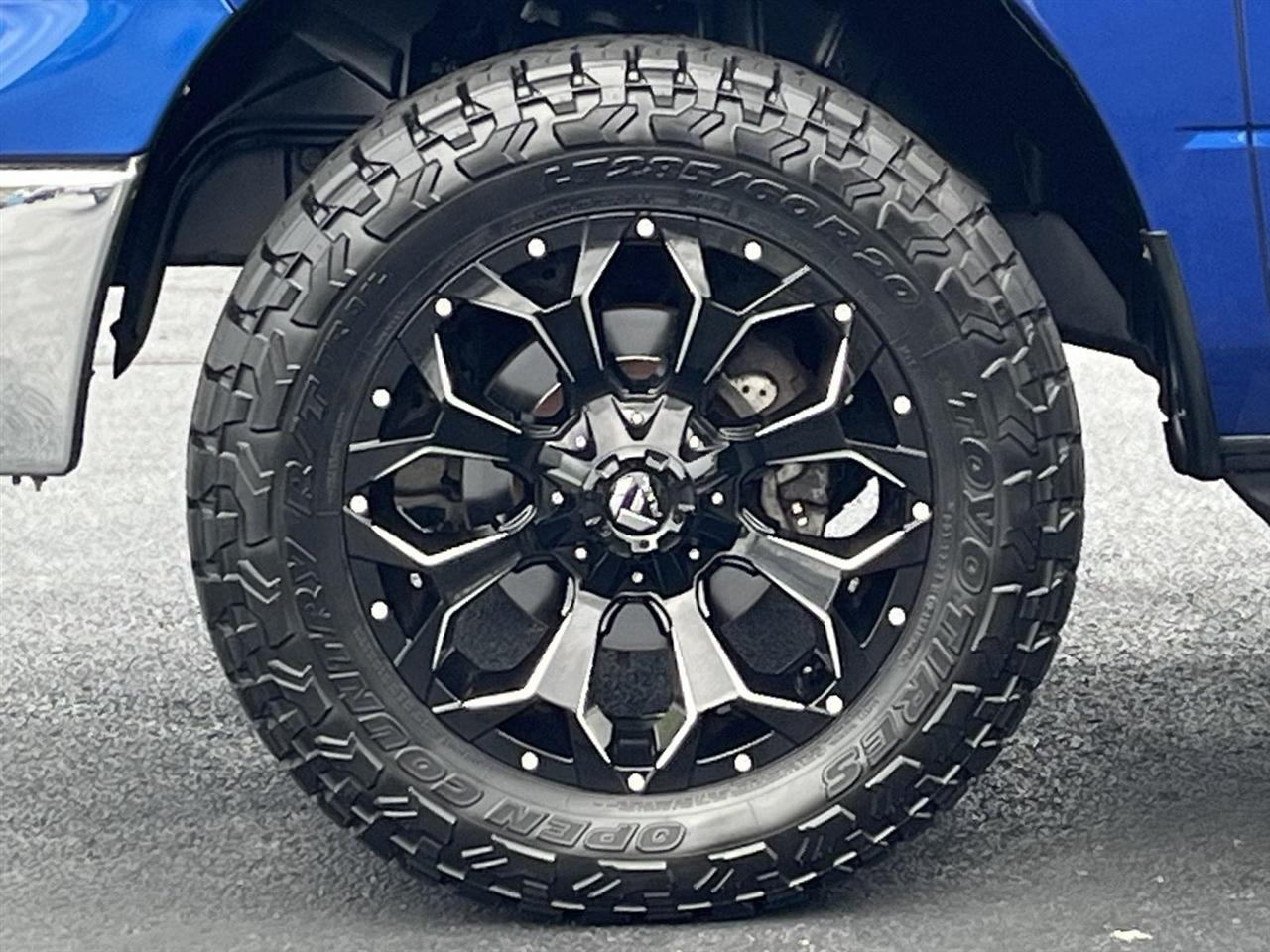 RAM 1500 SLT Crew Cab SWB 4WD 2015