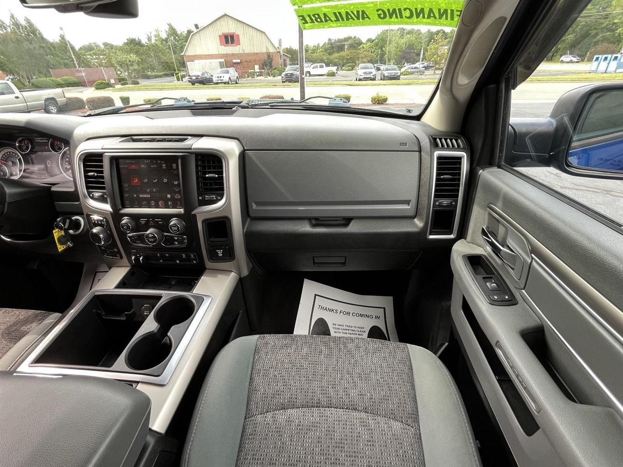 RAM 1500 SLT Crew Cab SWB 4WD 2015