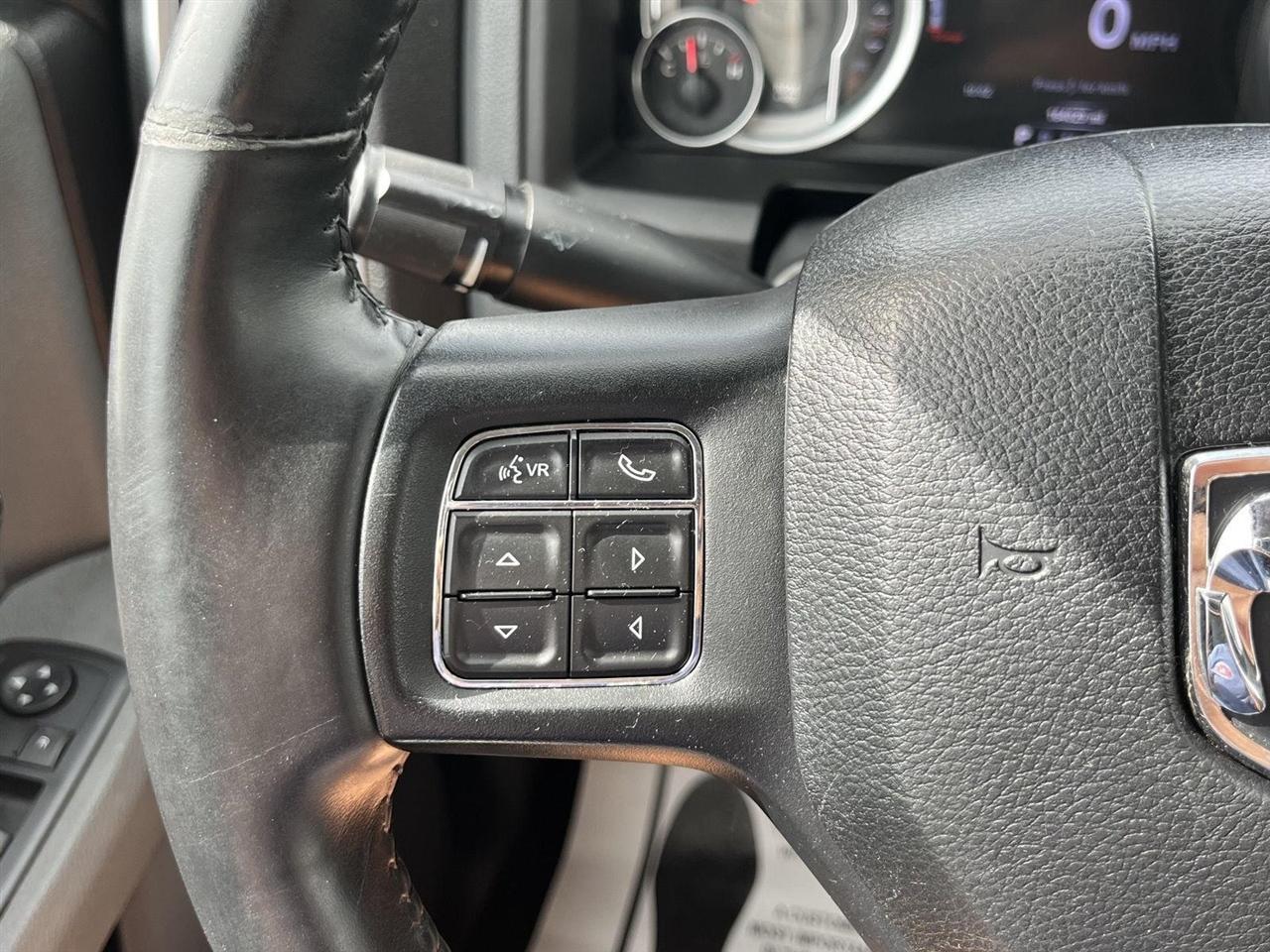 RAM 1500 SLT Crew Cab SWB 4WD 2015