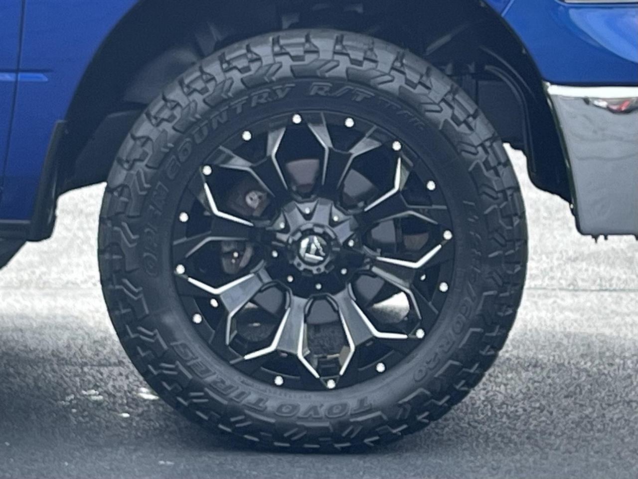 RAM 1500 SLT Crew Cab SWB 4WD 2015