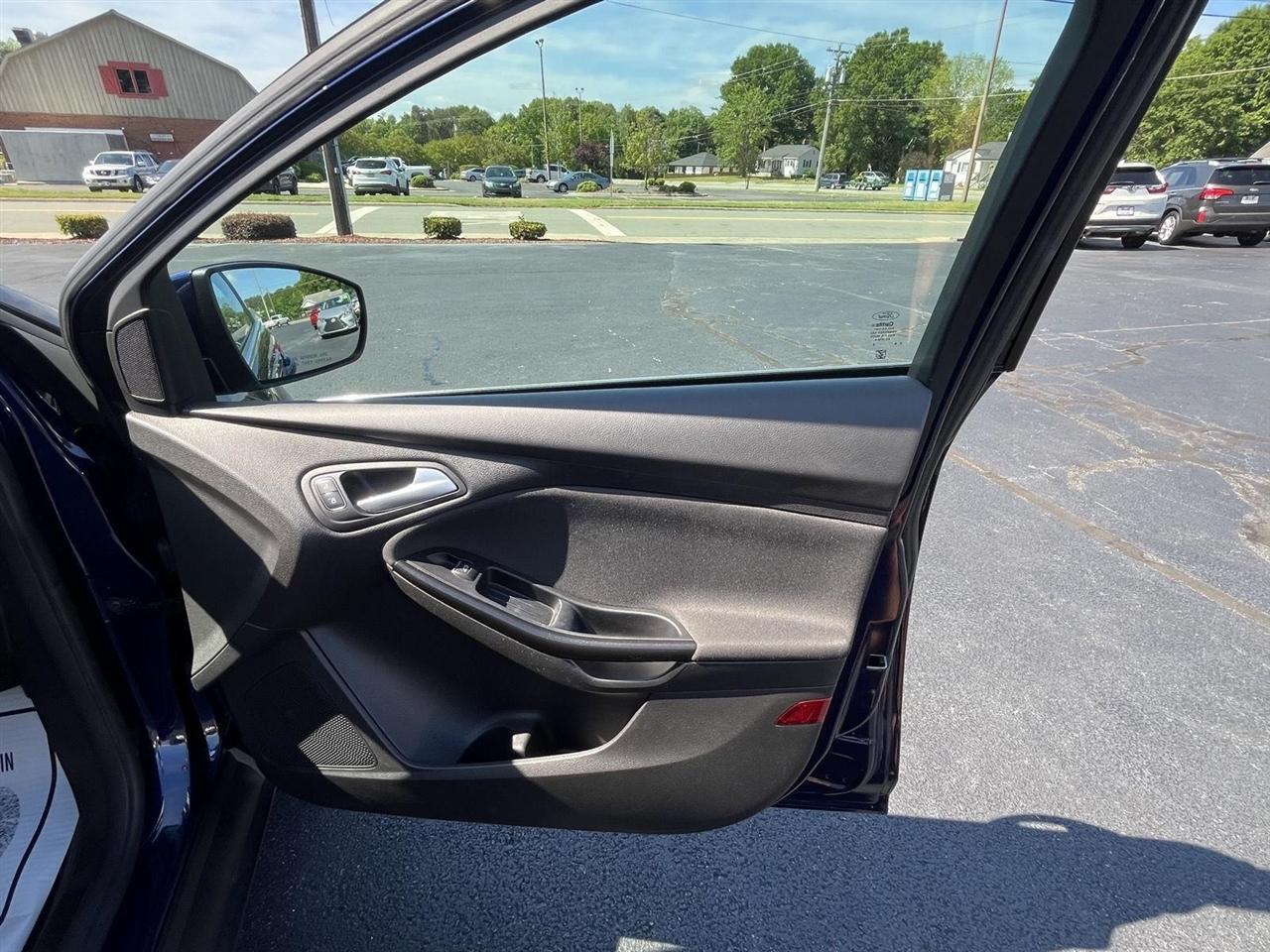 Ford Focus Titanium Hatch 2017