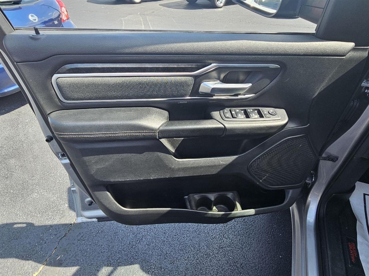 RAM 1500 Big Horn Crew Cab SWB 4WD 2019