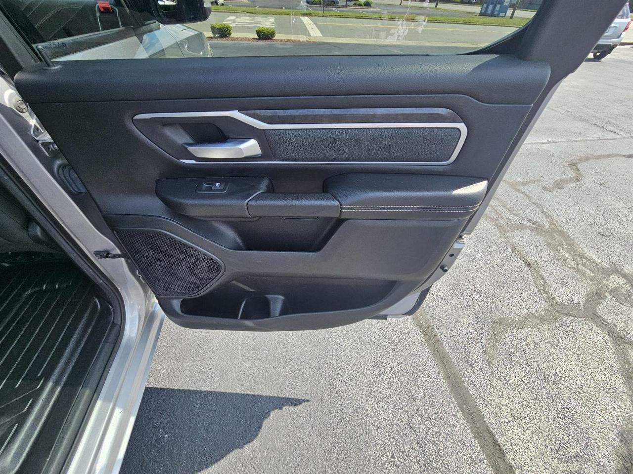 RAM 1500 Big Horn Crew Cab SWB 4WD 2019