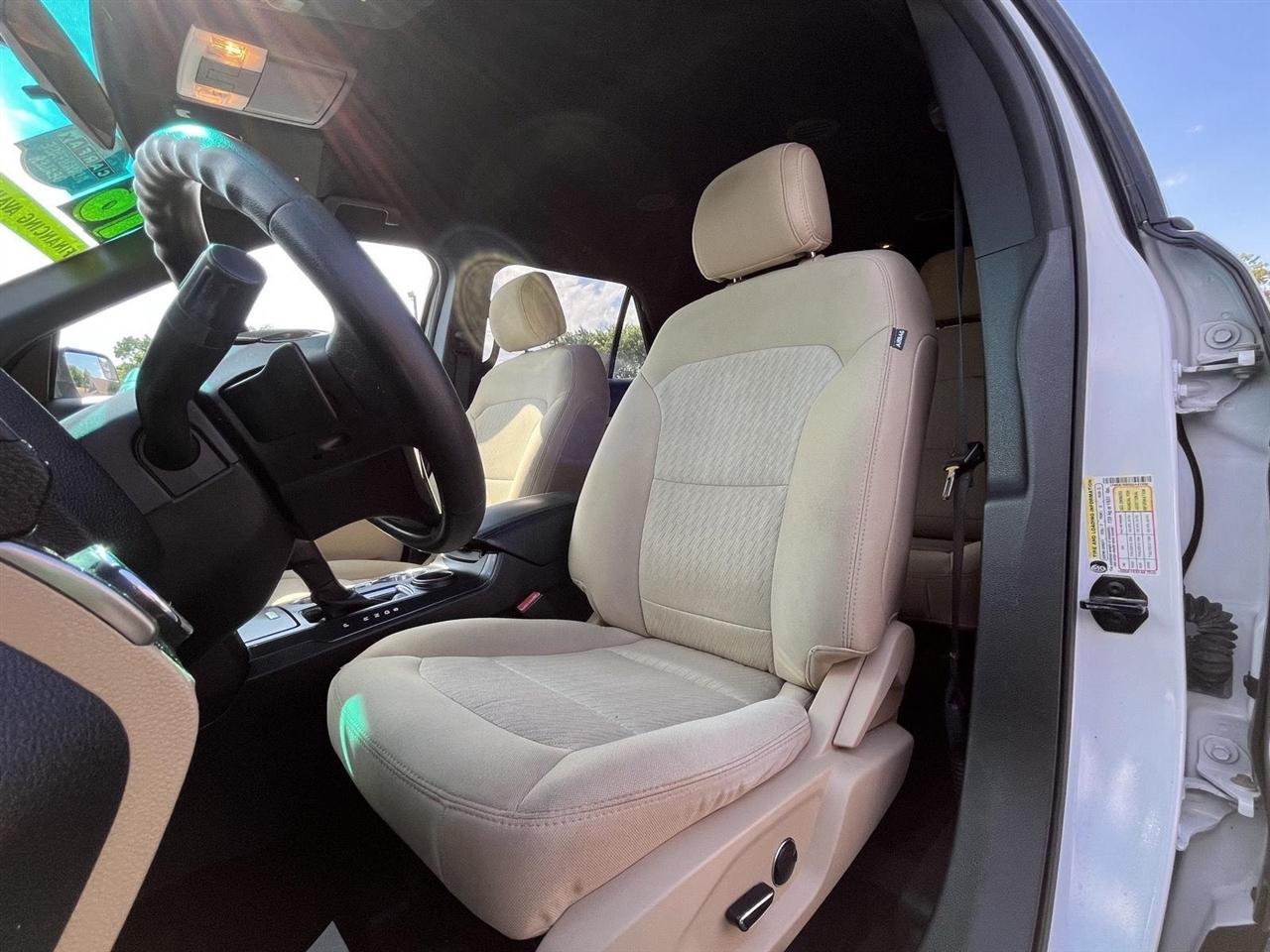 Ford Explorer Base FWD 2016