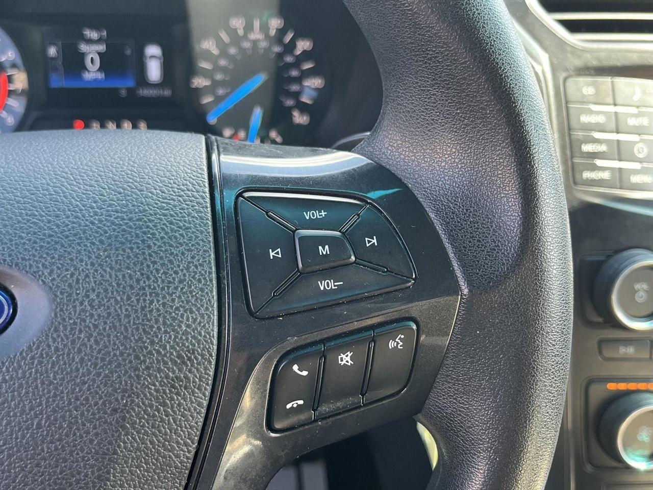 Ford Explorer Base FWD 2016