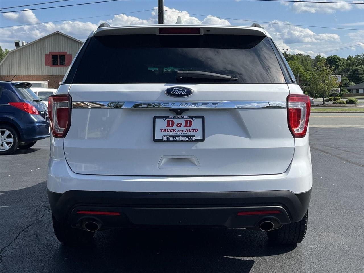 Ford Explorer Base FWD 2016