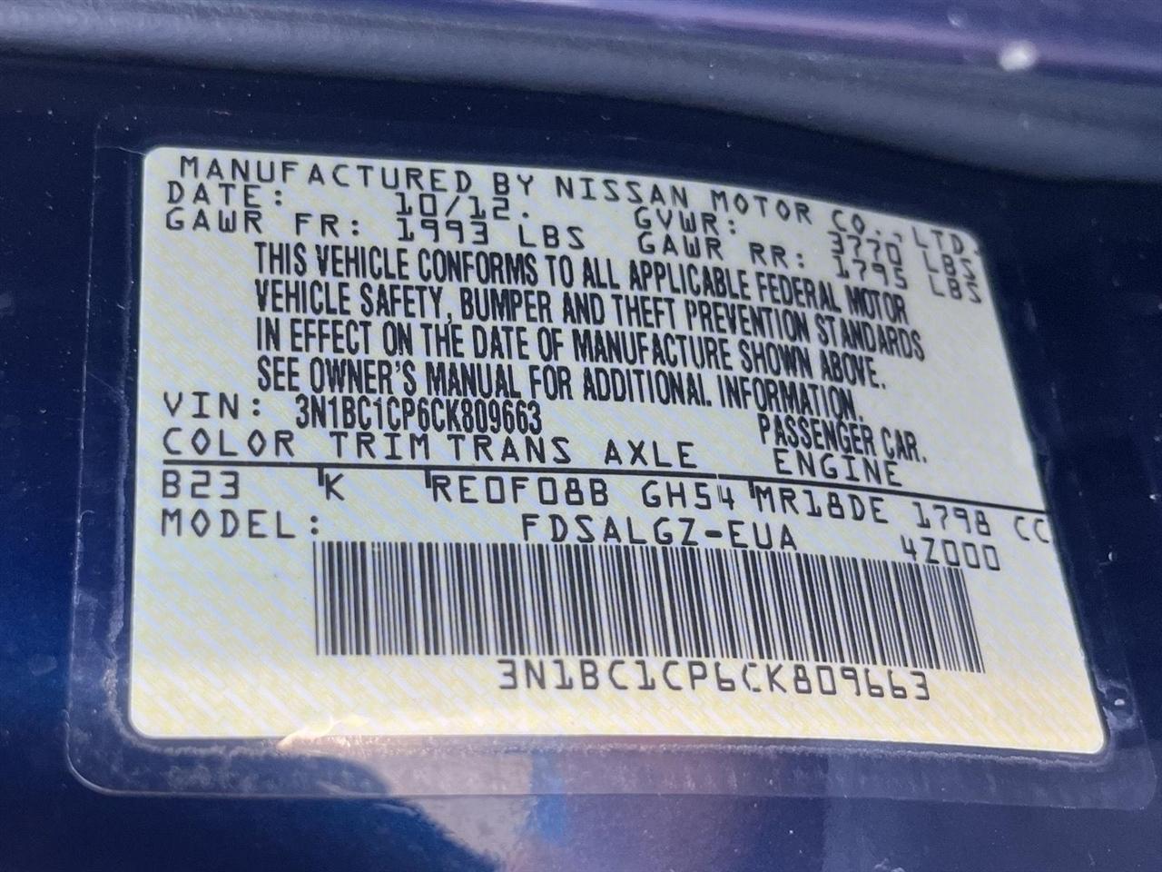 Nissan Versa 1.8 SL Hatchback 2012