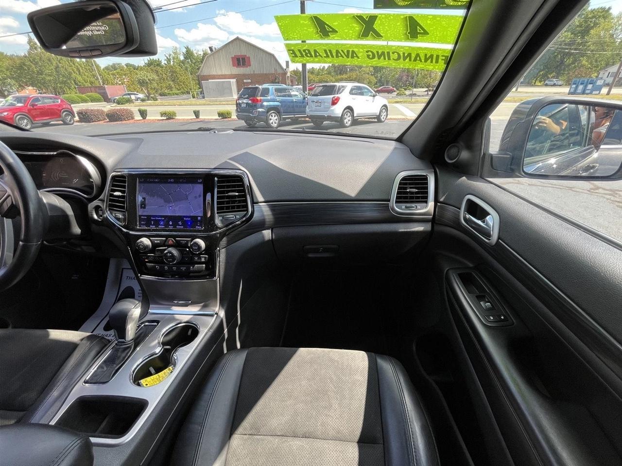 Jeep Grand Cherokee Laredo 4WD 2019