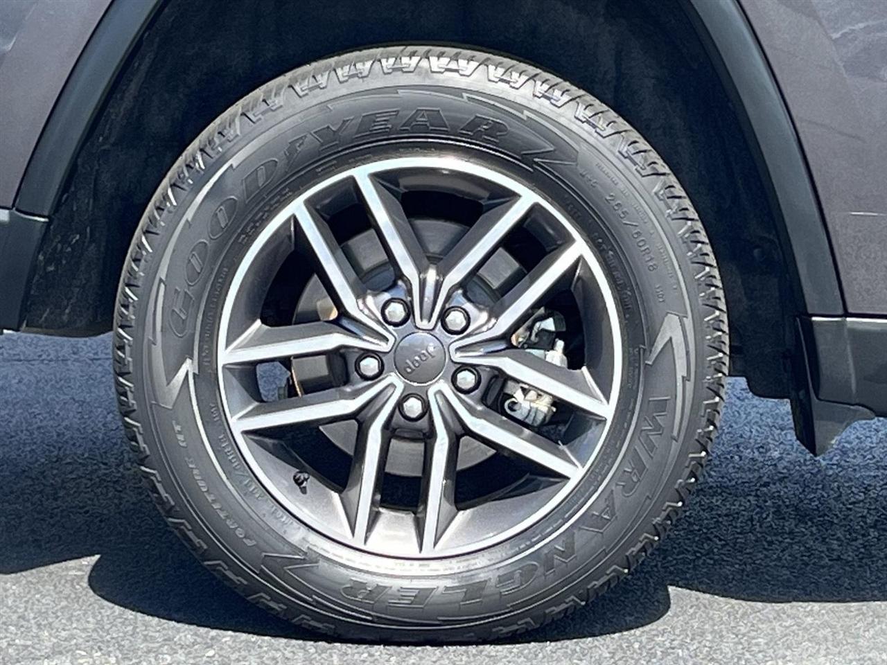 Jeep Grand Cherokee Laredo 4WD 2019